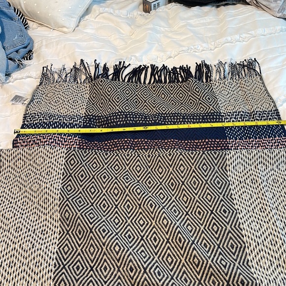 EUC Gap scarf - Picture 3 of 5